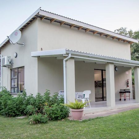 870 On Riverview Drive Mtubatuba Exterior photo